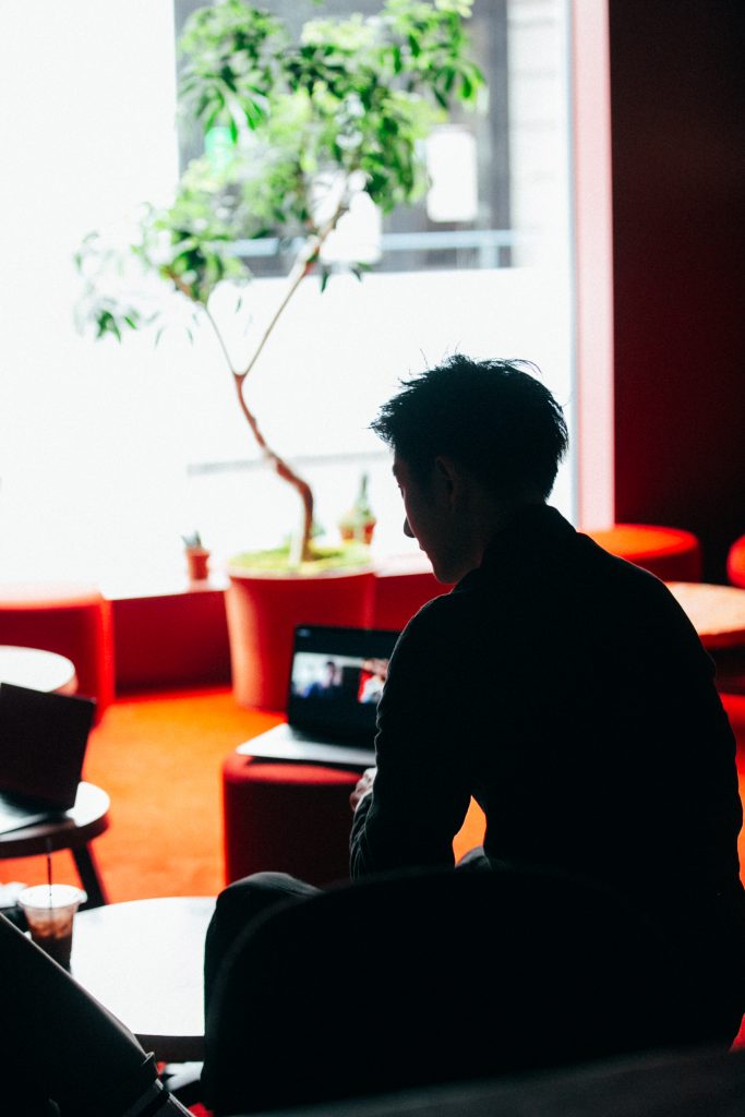 岡雄大・本間貴裕・松井明洋